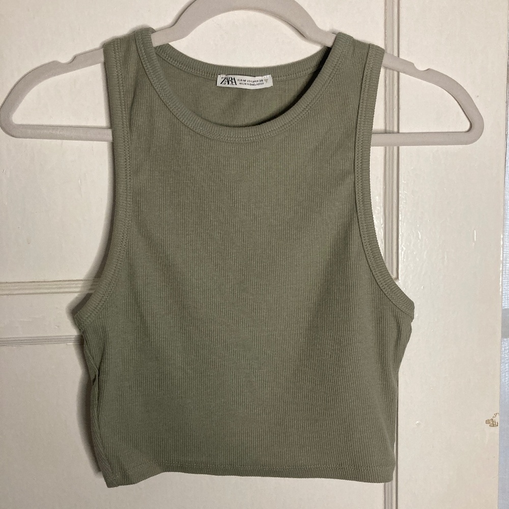 Zara Cropped Ribbed Tank 💚